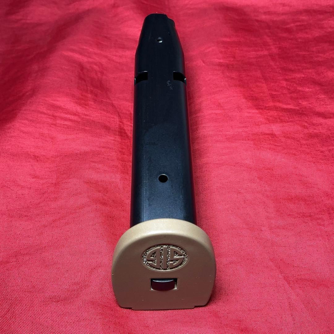 SIGSAUER製　実物純正P320/M17/M18用マガジン　中古品