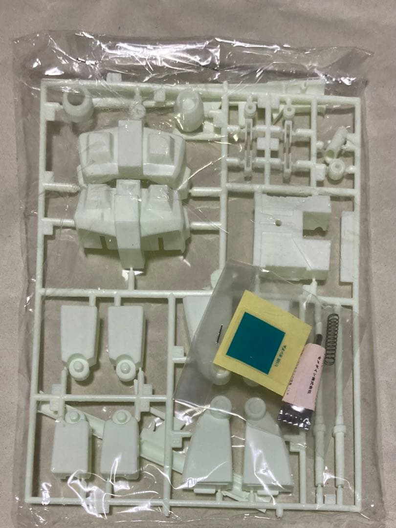1/100 旧キット　RX-78ガンダム　プラモデル　韓国製