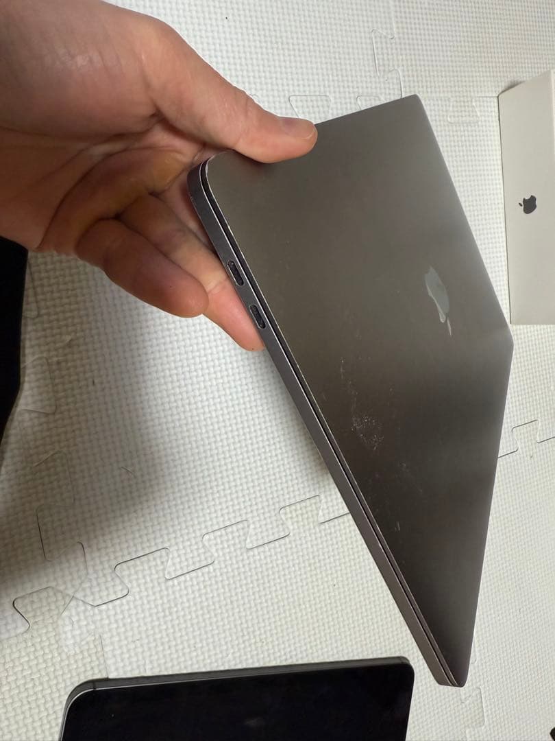MacBookPro 13インチ 2020 - i7 32GB 1TB
