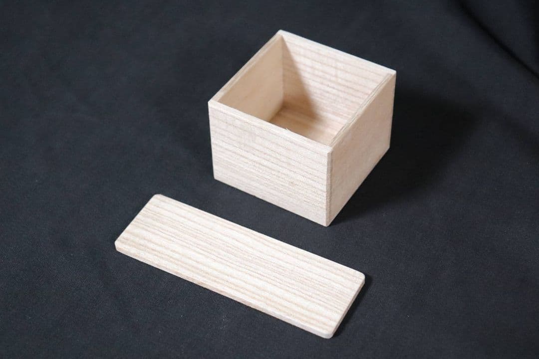 ゆうちゃん【新米保管にオススメ】黒漆塗り　ブラック桐米櫃　5キロ用