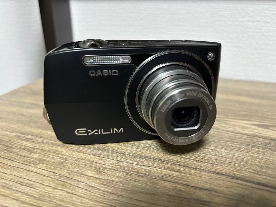 デジタルカメラ CASIO EXILIM EX-Z2000