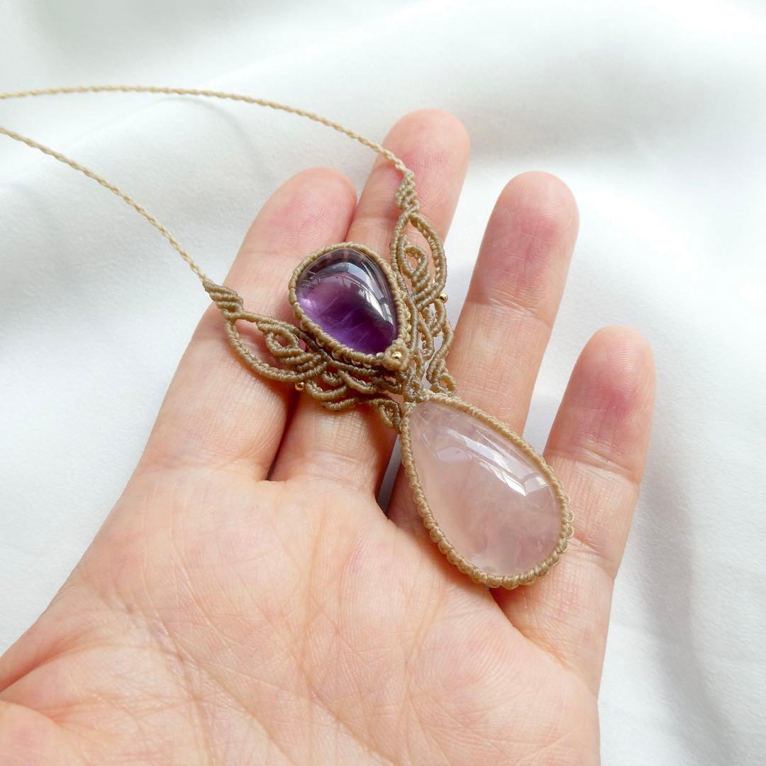ローズクォーツ・アメジストのマクラメネックレス