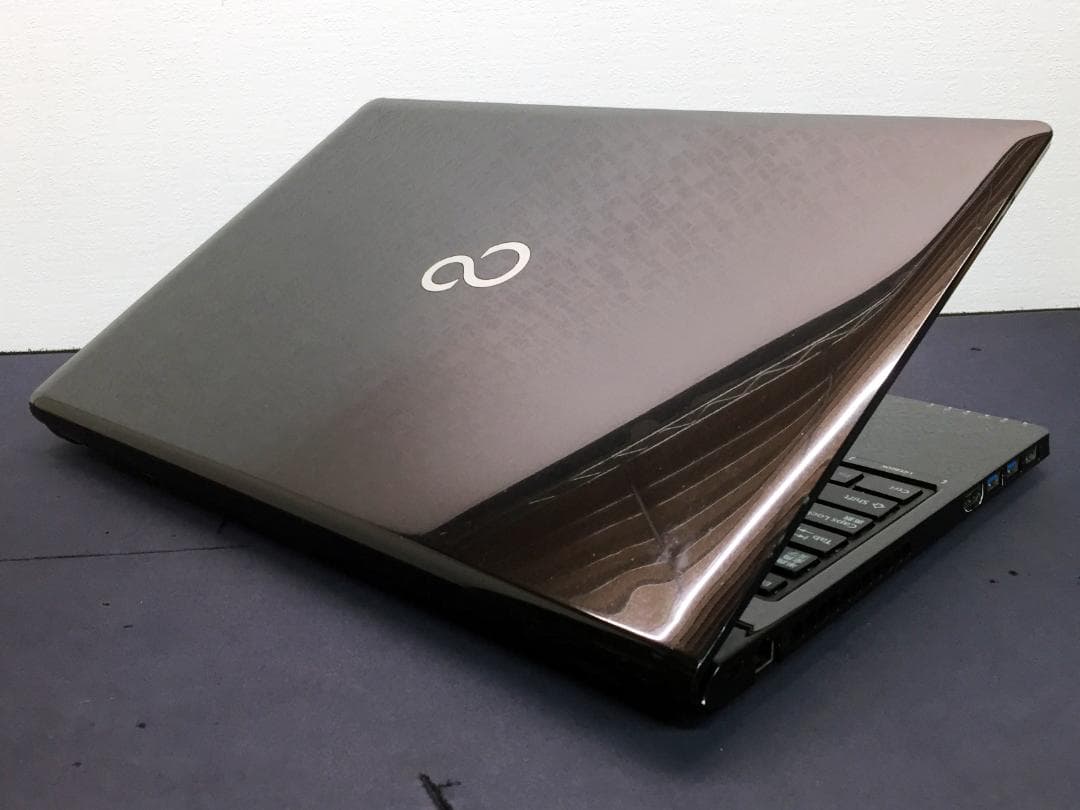 FMV　WAA/C2　AMD/E2-9000/SSD/240GB/8GB