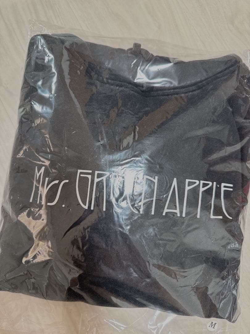 Mrs.GREEN APPLE フード付きスウェット