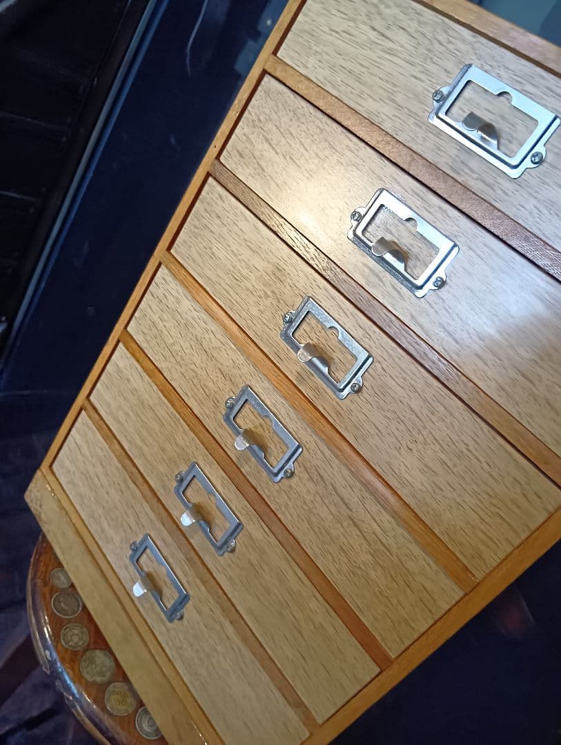 1960's　オーク材　ネームプレート　引手金具　楢材　小引き出し　６段