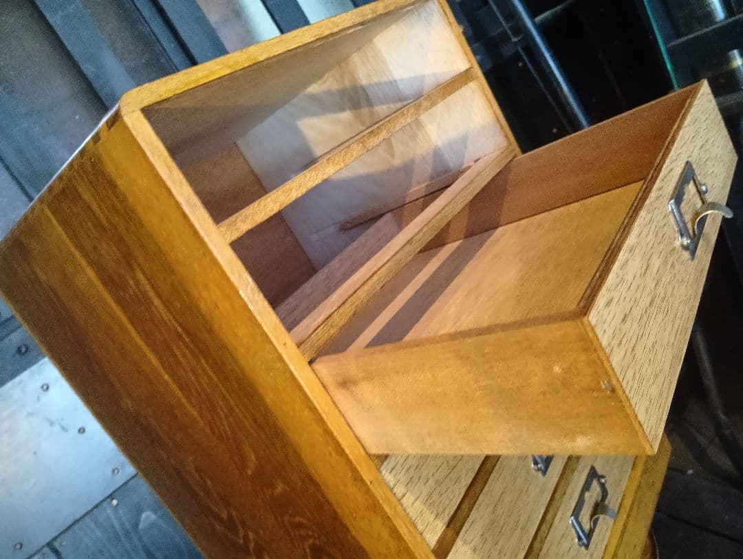 1960's　オーク材　ネームプレート　引手金具　楢材　小引き出し　６段