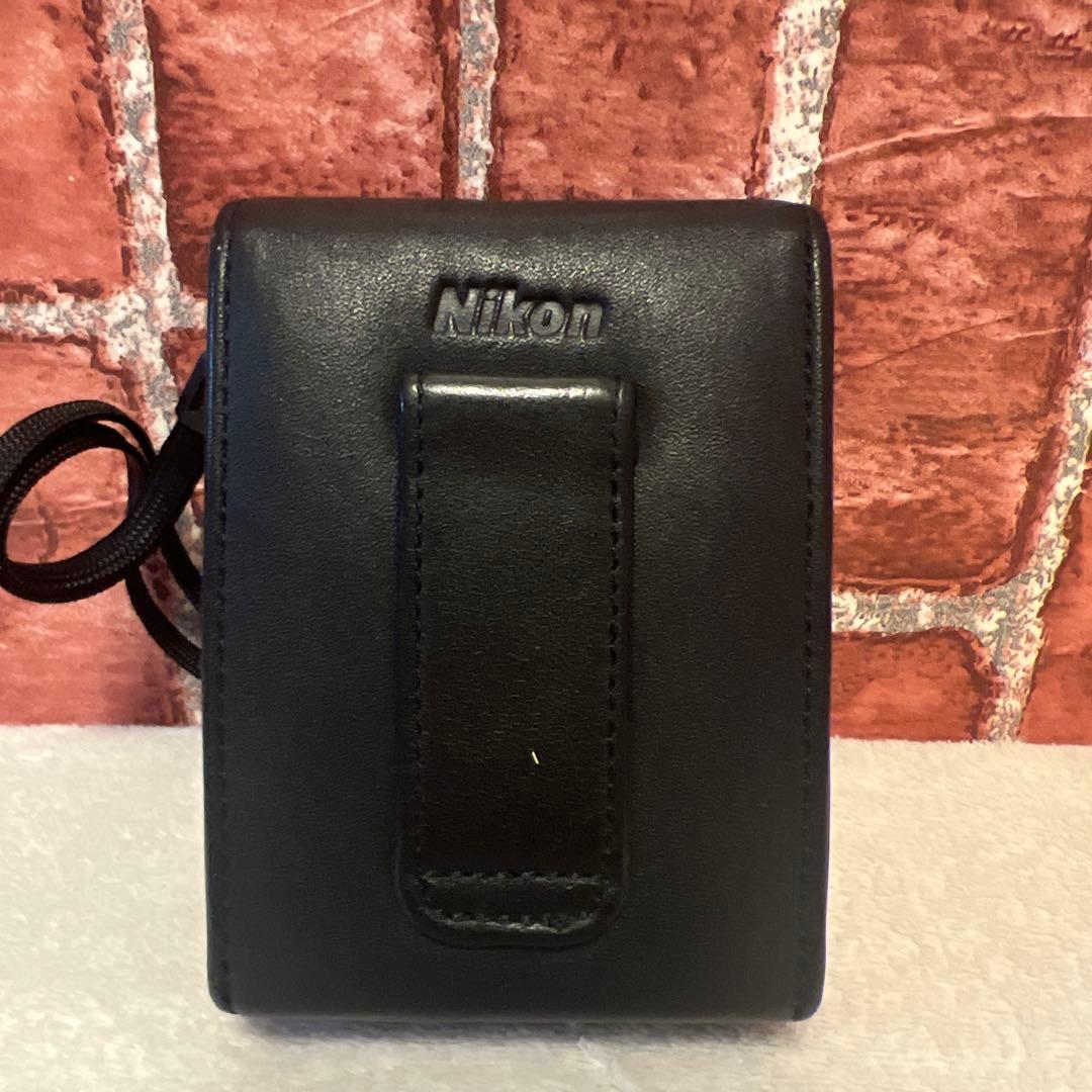 【美品】Nikon COOLPIX P50 コンデジ　単三電池使用　専用ケース