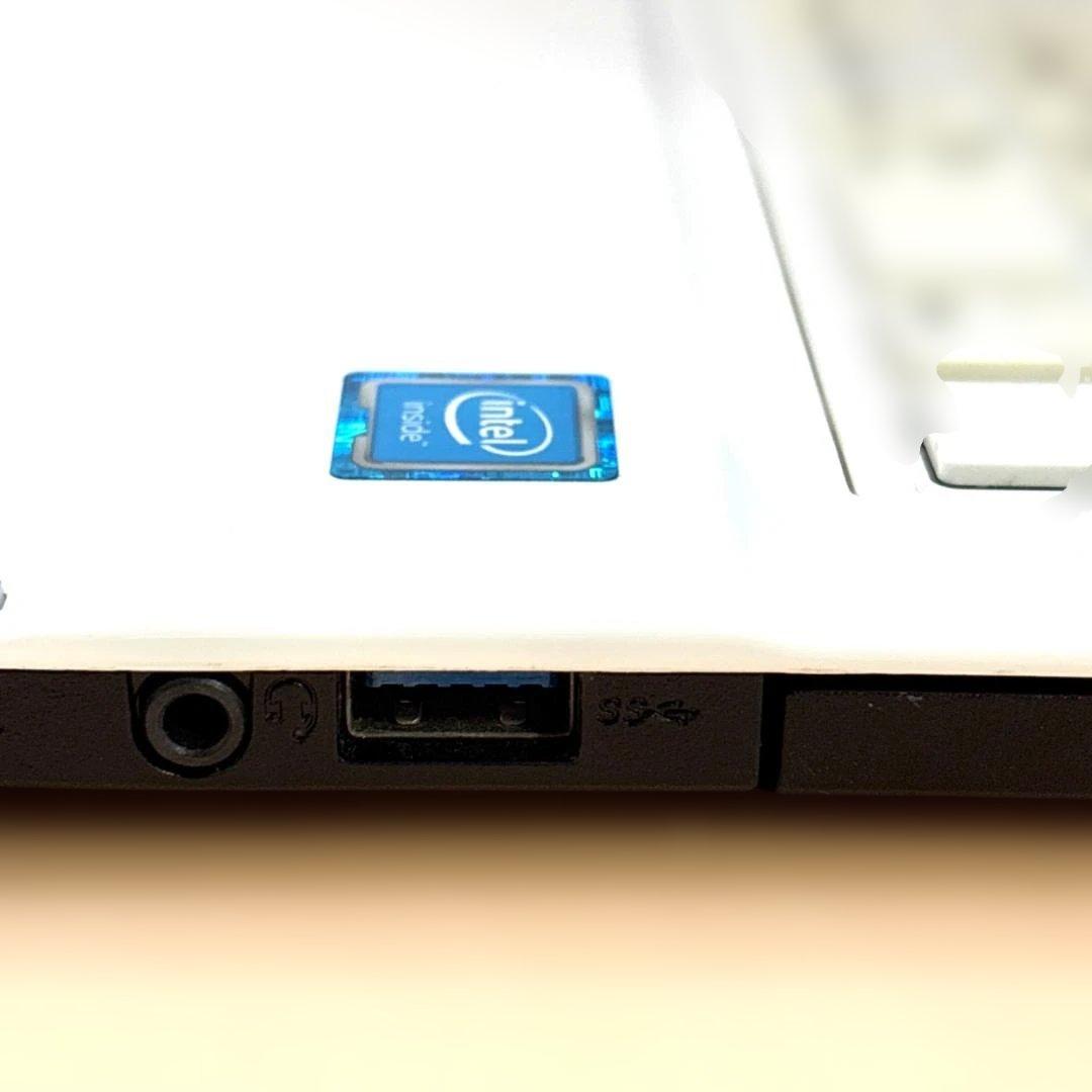 極美品・バッテリー良好！ノートパソコン白/DVDマルチ/カメラ/大画面15.6型