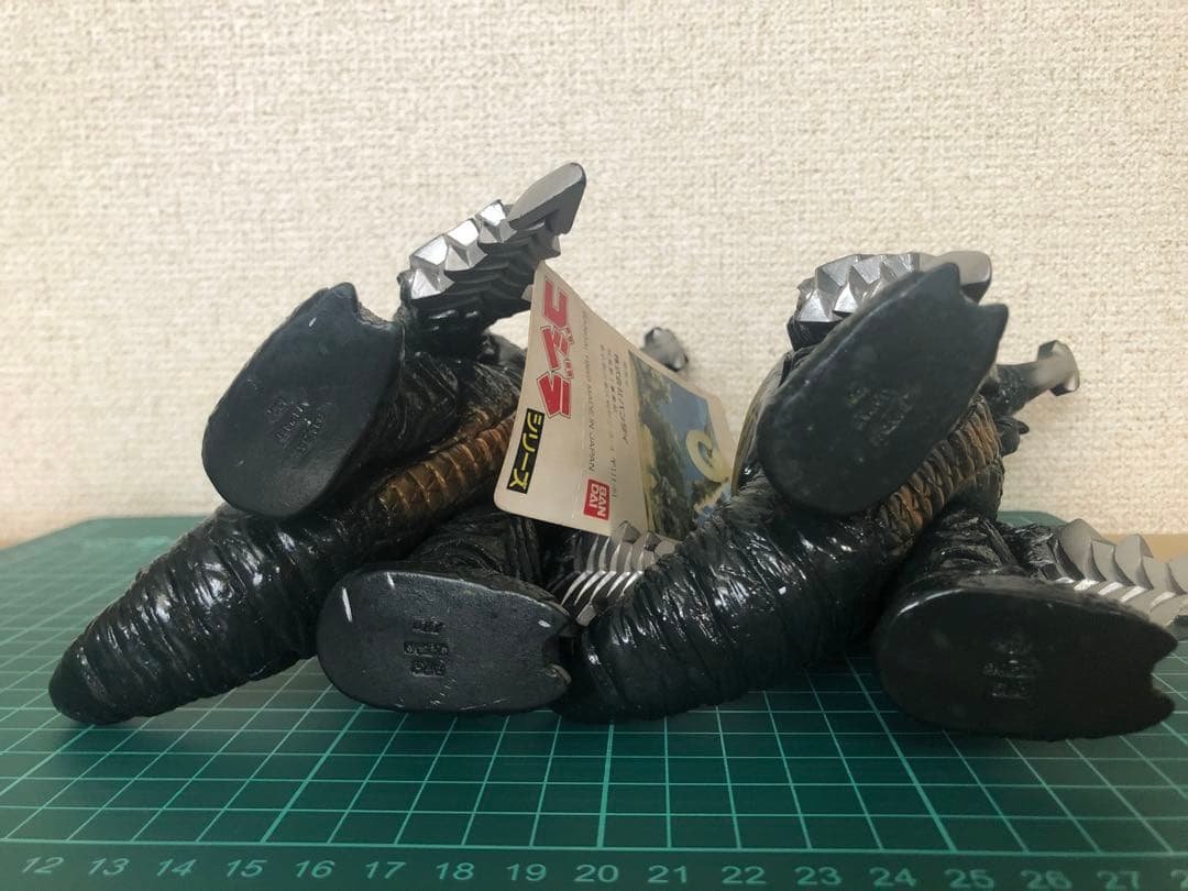 バンダイ メガロタグ付き★歴代怪獣ボックス版　1989年バンダイJAPAN 貴重
