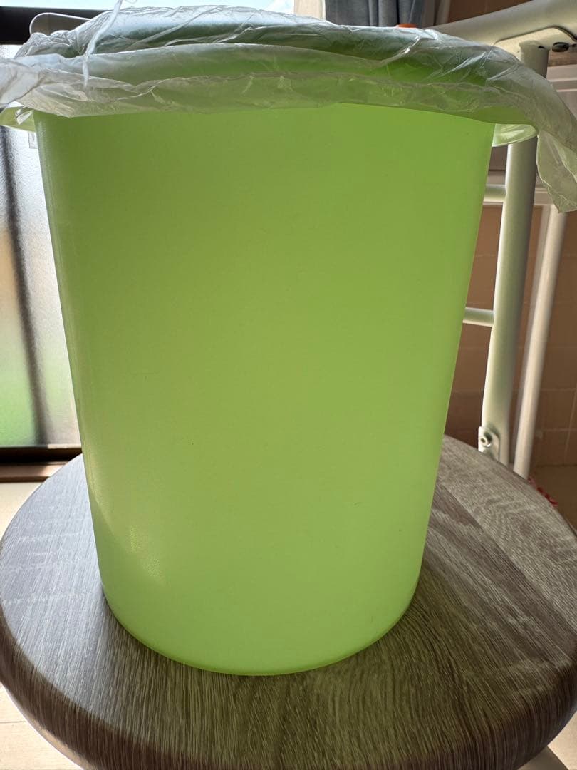 タッパーウェア　Tupperware マキシクイーンデコレーター　グリーン色