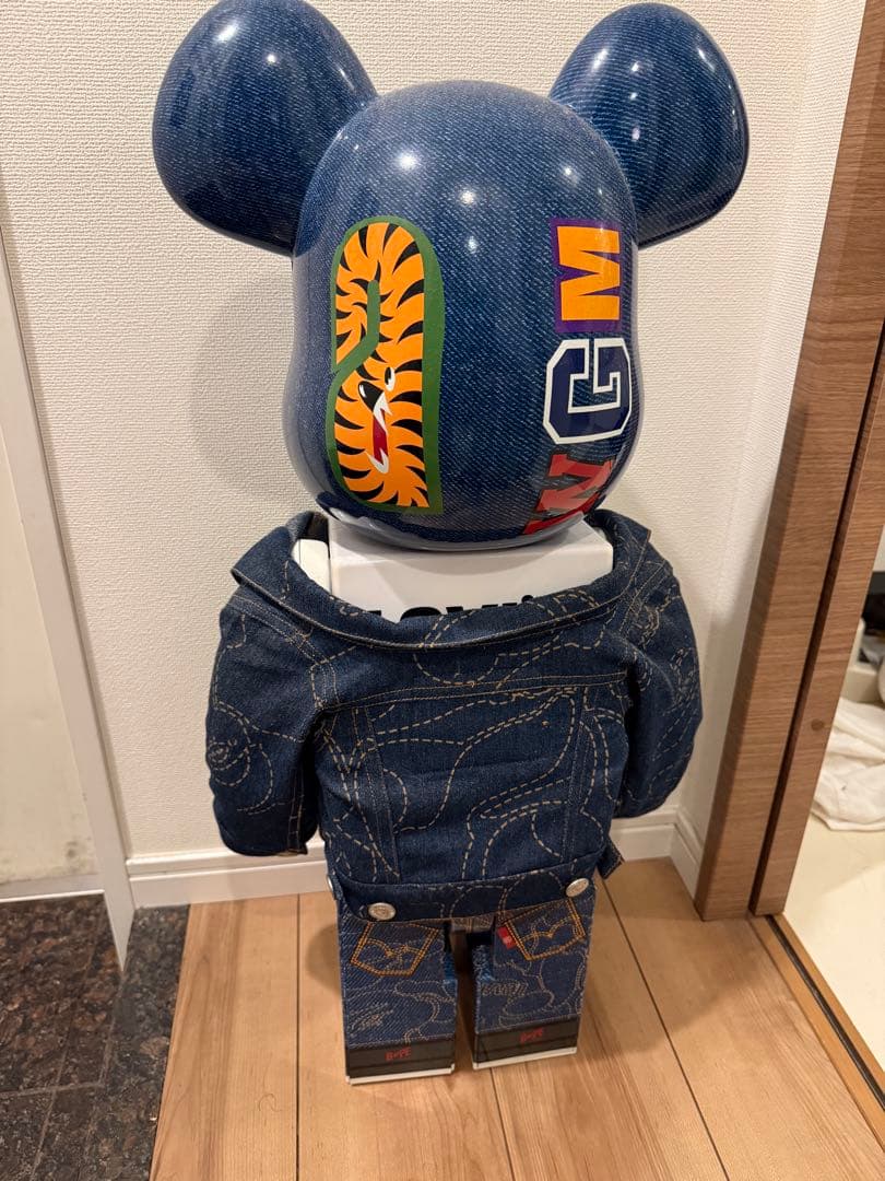 BE@RBRICK BAPE®︎ × Levi’s 1000%