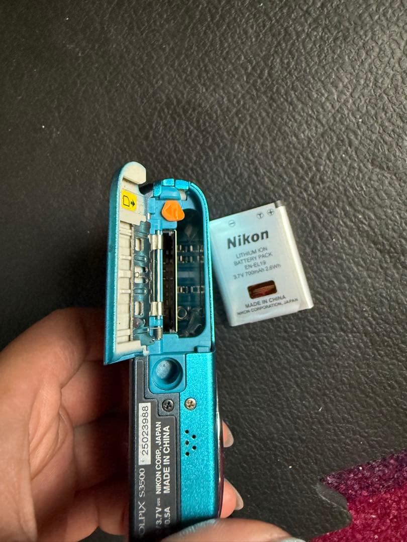 Nikon COOLPIX S3500 デジタルカメラ