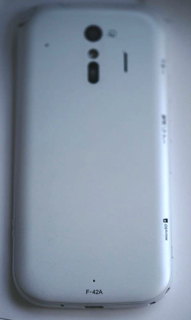 【良品】F-42A らくらくスマートフォン SIMフリー Androidスマホ