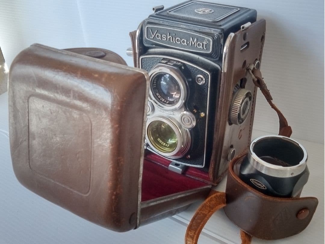 Yashica-Mat　二眼レフカメラ　専用ケース付き　レトロ　ヤシカ