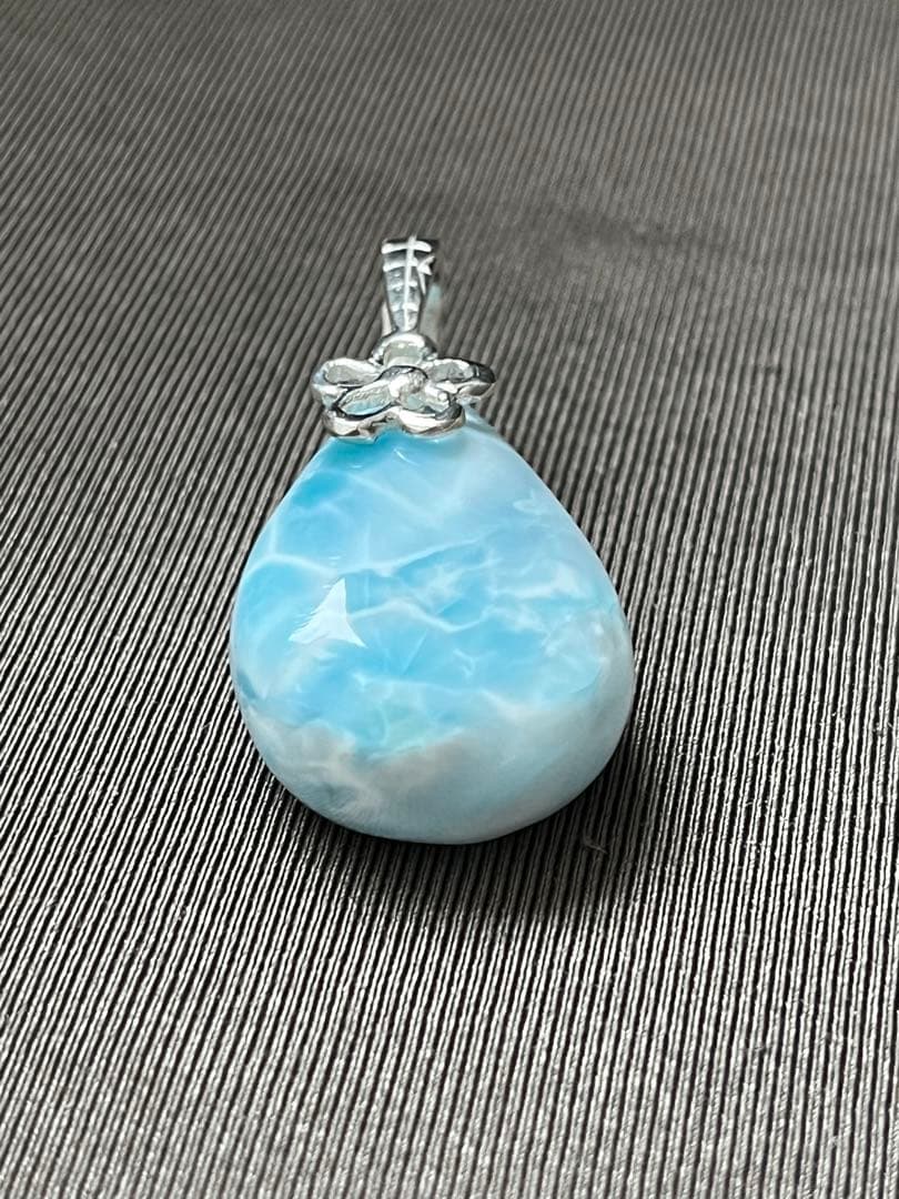 天然石☆高品質！ラリマーしずく型ペンダントトップ☆フラワーバチカン＆模様が美しい