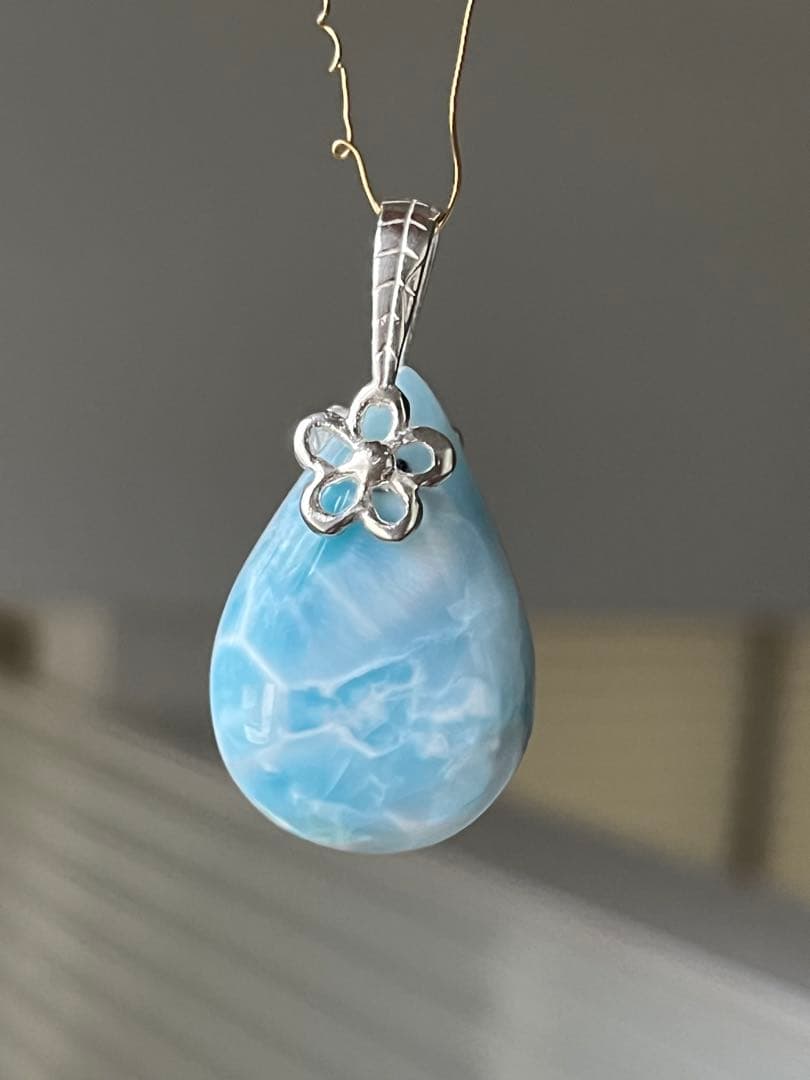 天然石☆高品質！ラリマーしずく型ペンダントトップ☆フラワーバチカン＆模様が美しい