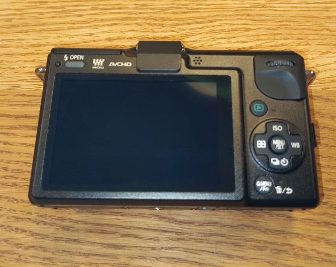 超美品 LUMIX GF2 ミラーレスカメラ