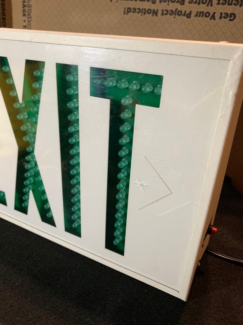 米軍放出品 EXIT サイン インテリア 100v 米軍基地 USAF