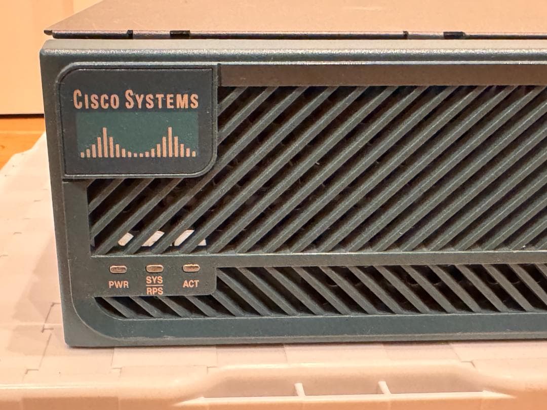 Ciscoルーター 3725 2003年製