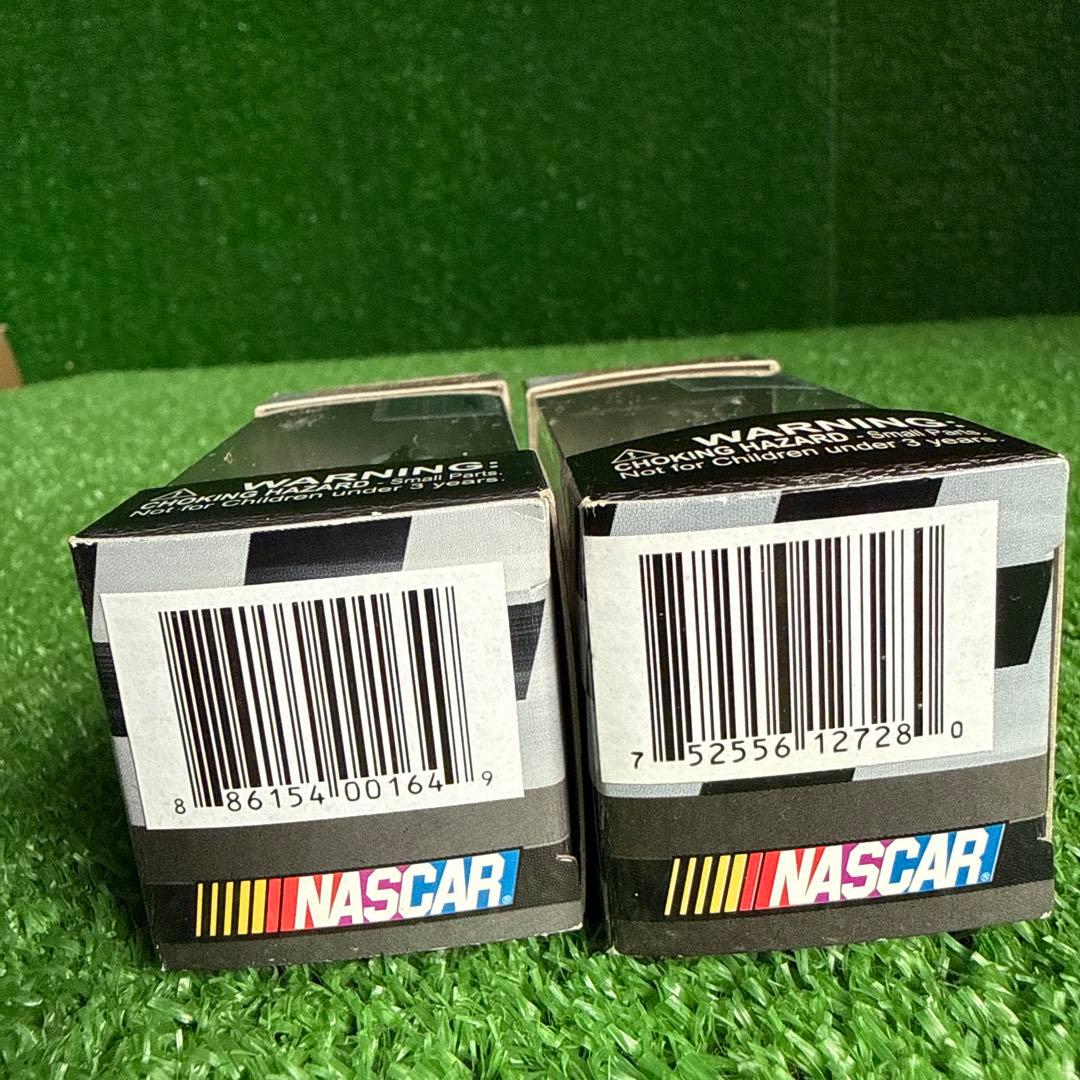 【a230-8】ナスカー クリント・ボウヤー #33 レーシングカー 計2台