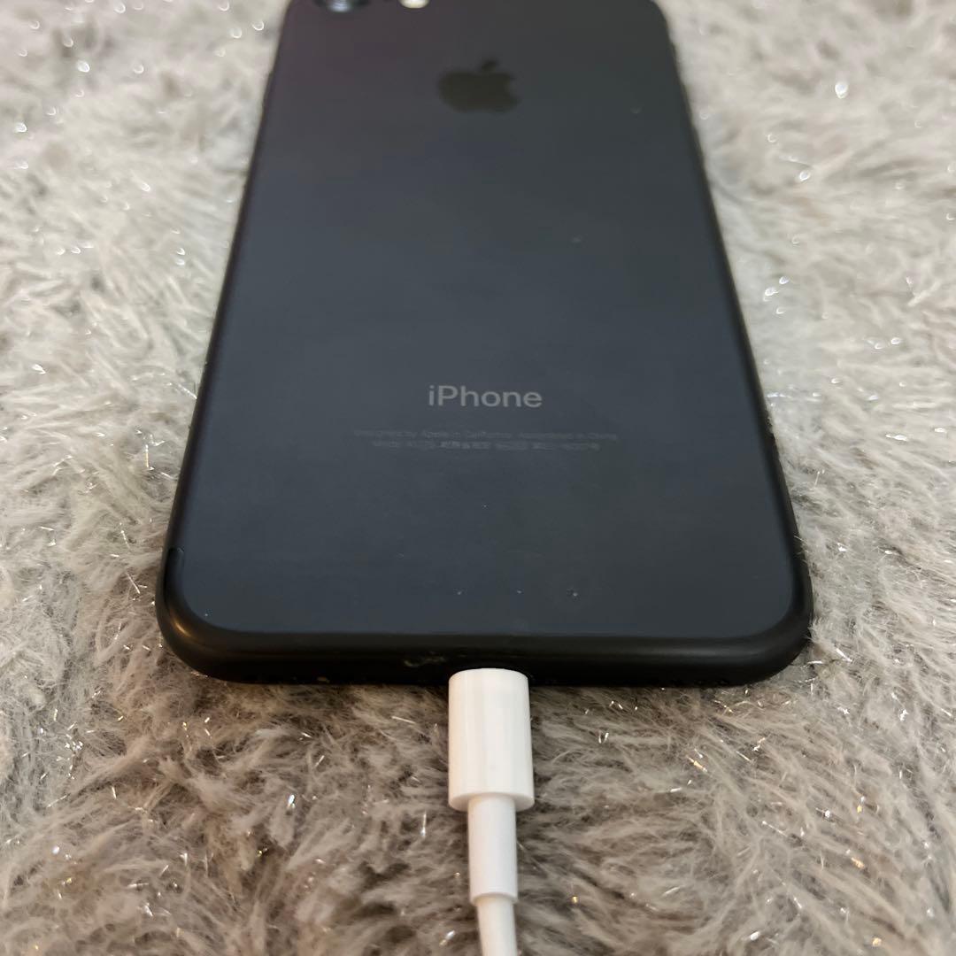 Apple iPhone 7 32GB ブラック
