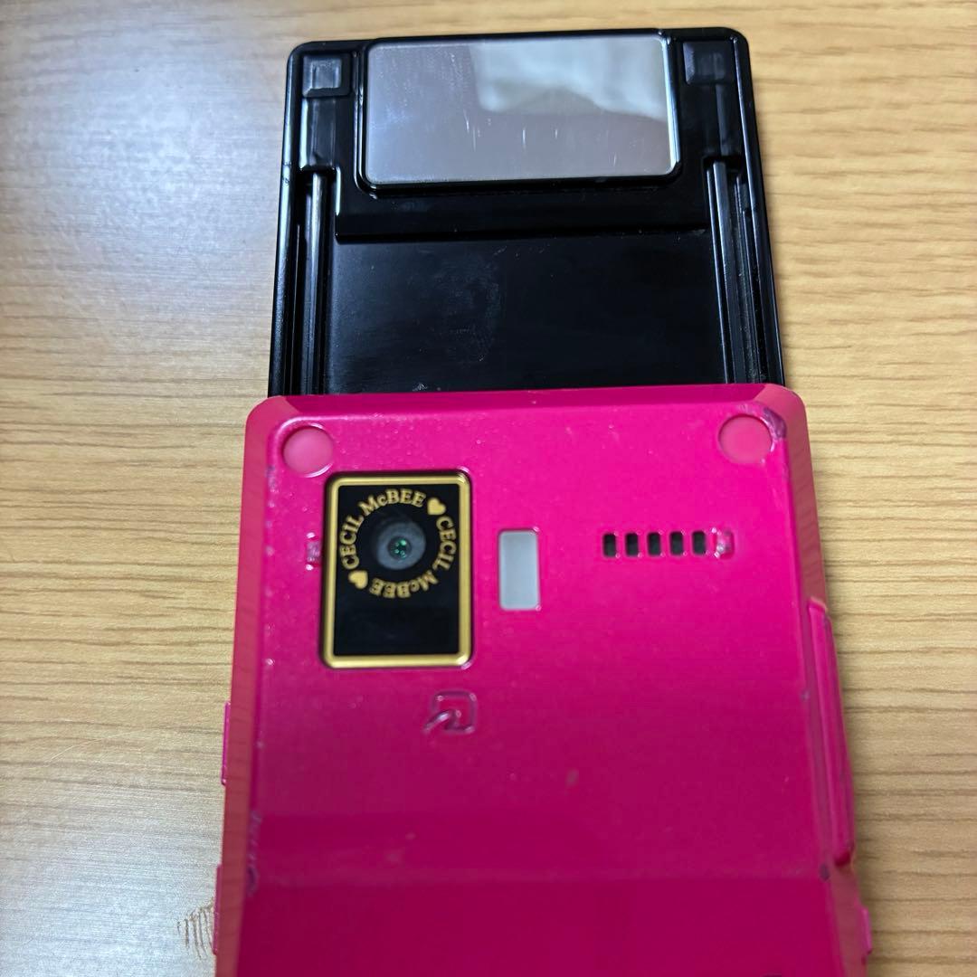 CECIL McBEE ガラケー F-04C 平成ギャル