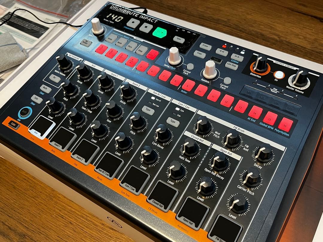 Arturia DRUMBRUTE IMPACT 本体 箱 ドラムマシン