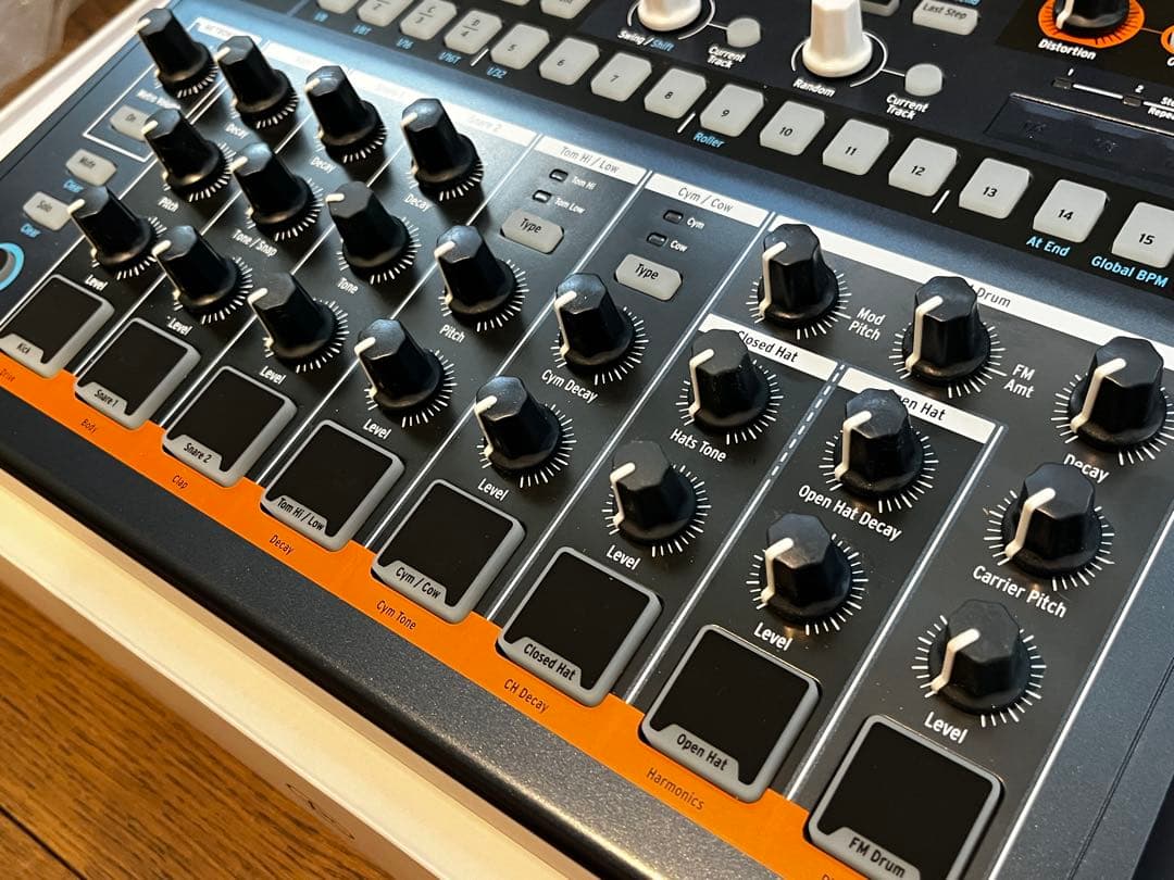 Arturia DRUMBRUTE IMPACT 本体 箱 ドラムマシン