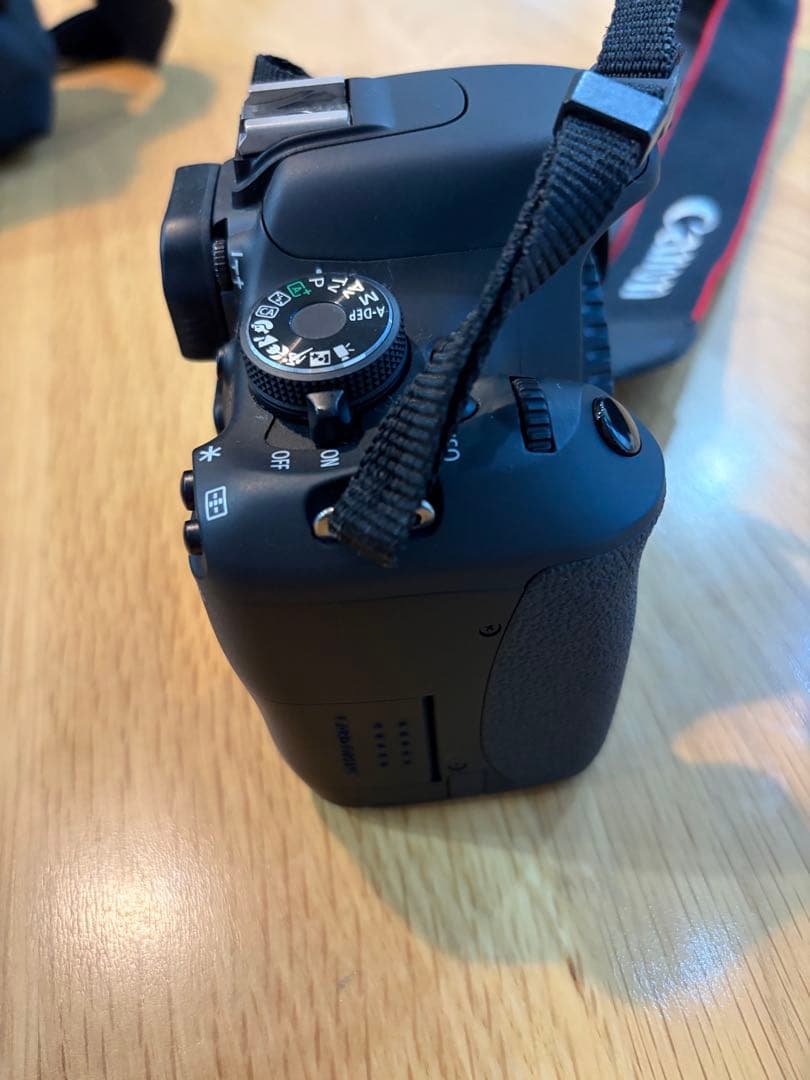 CANON EOS kiss X5 予備バッテリー、SDカード2枚、バッグ付き