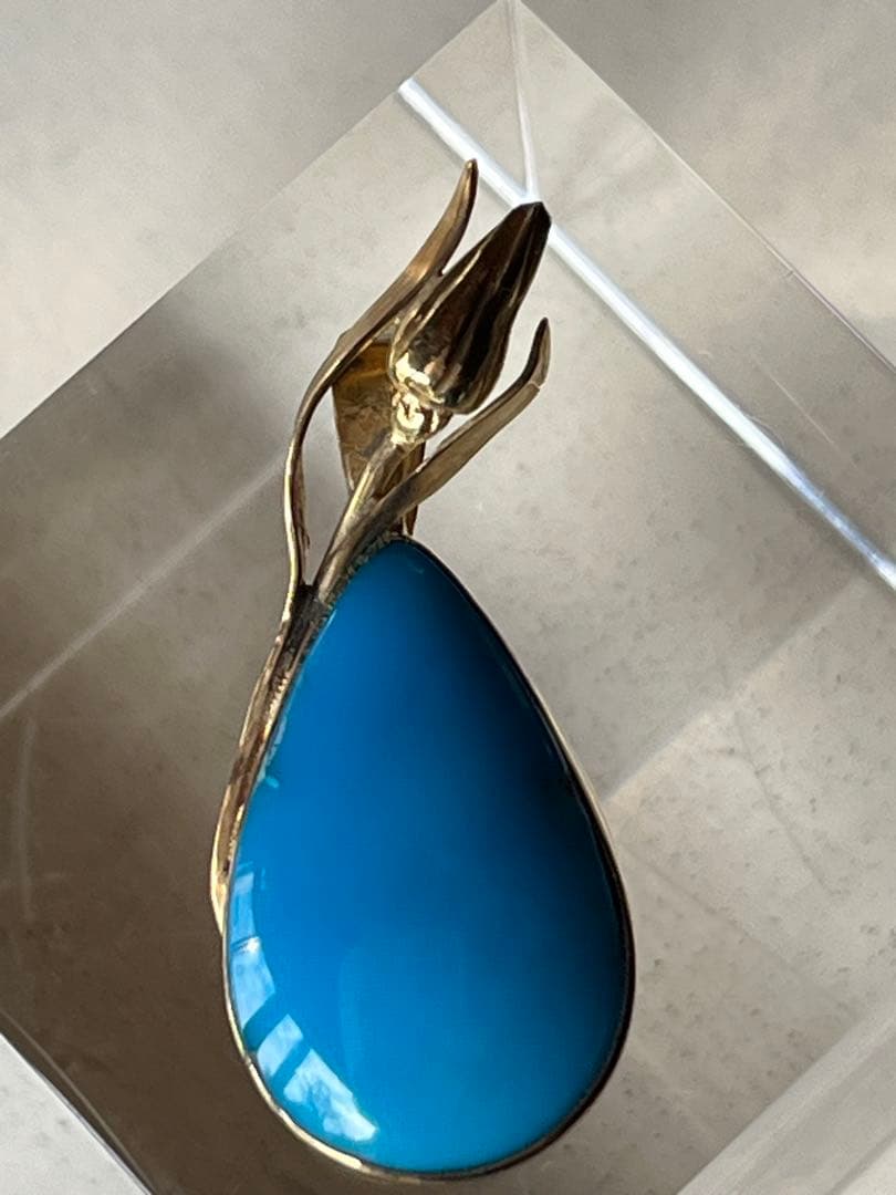 Ｋ１８ゴールドチューリップ天然石ターコイズに映えるペンダントトップ