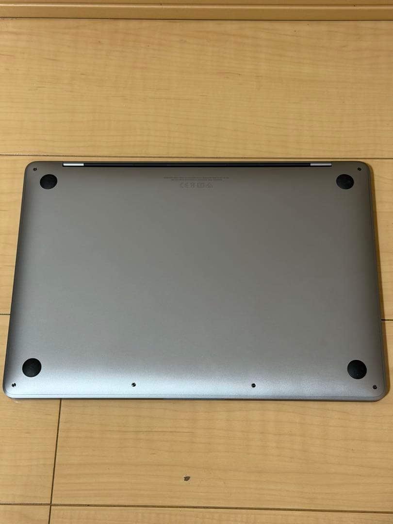MacBook pro 13インチ M2 2022 8GB/256GB