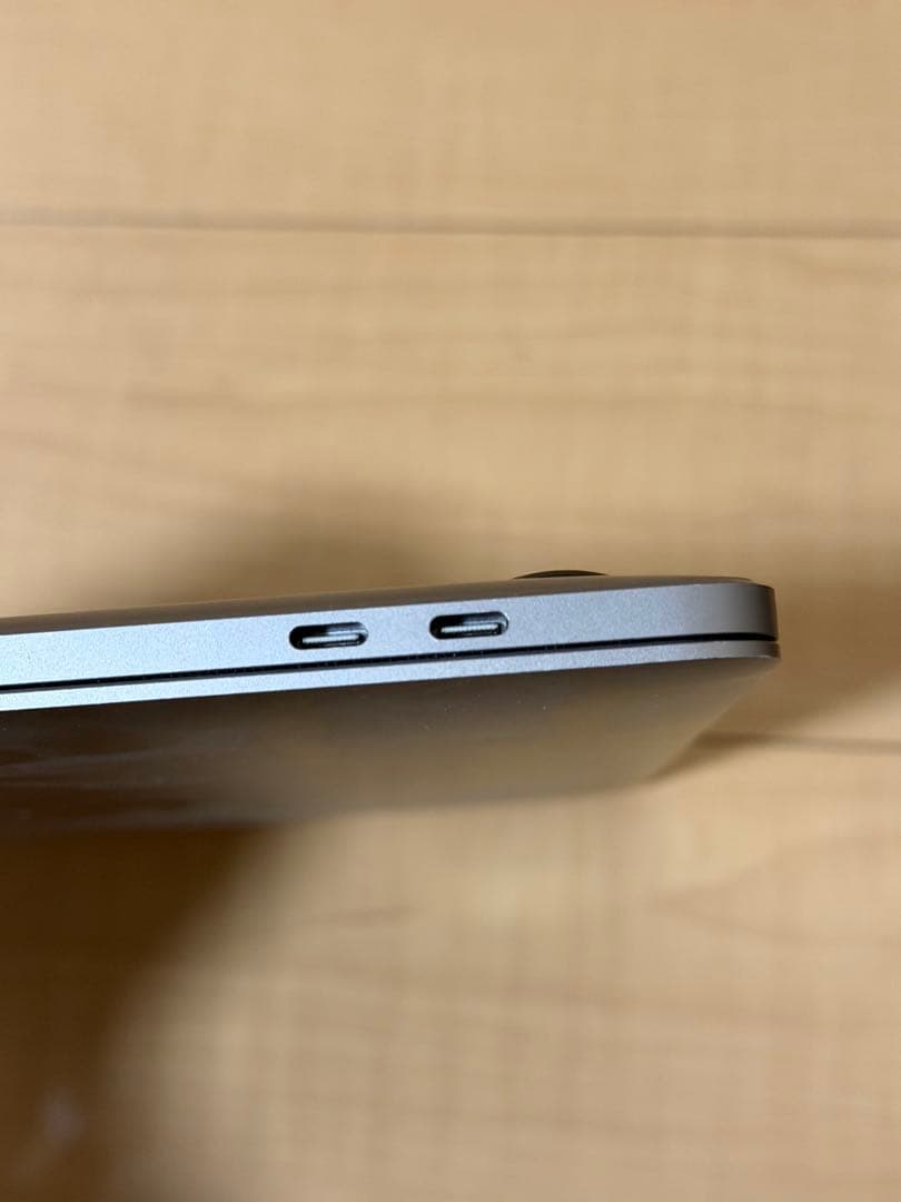 MacBook pro 13インチ M2 2022 8GB/256GB