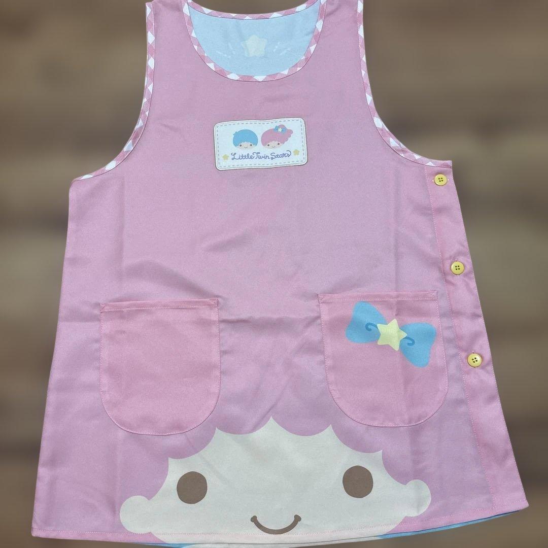 保育士　エプロン　サンリオ　大集合　９枚セット