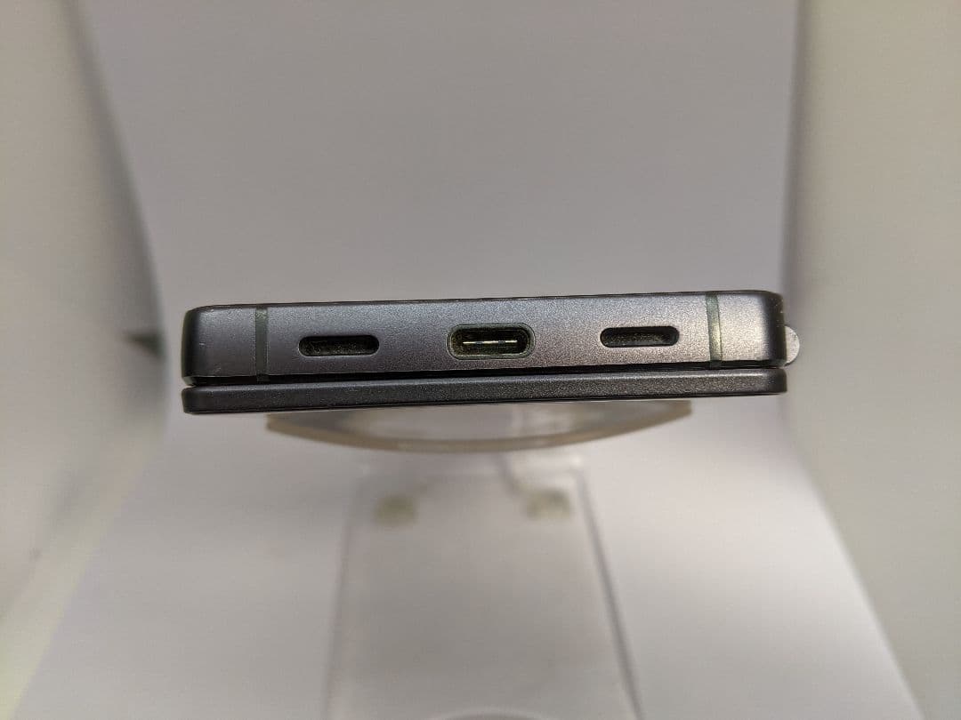 ２画面スマホ ZTE M Z-01K 64GB android8 Simフリー①