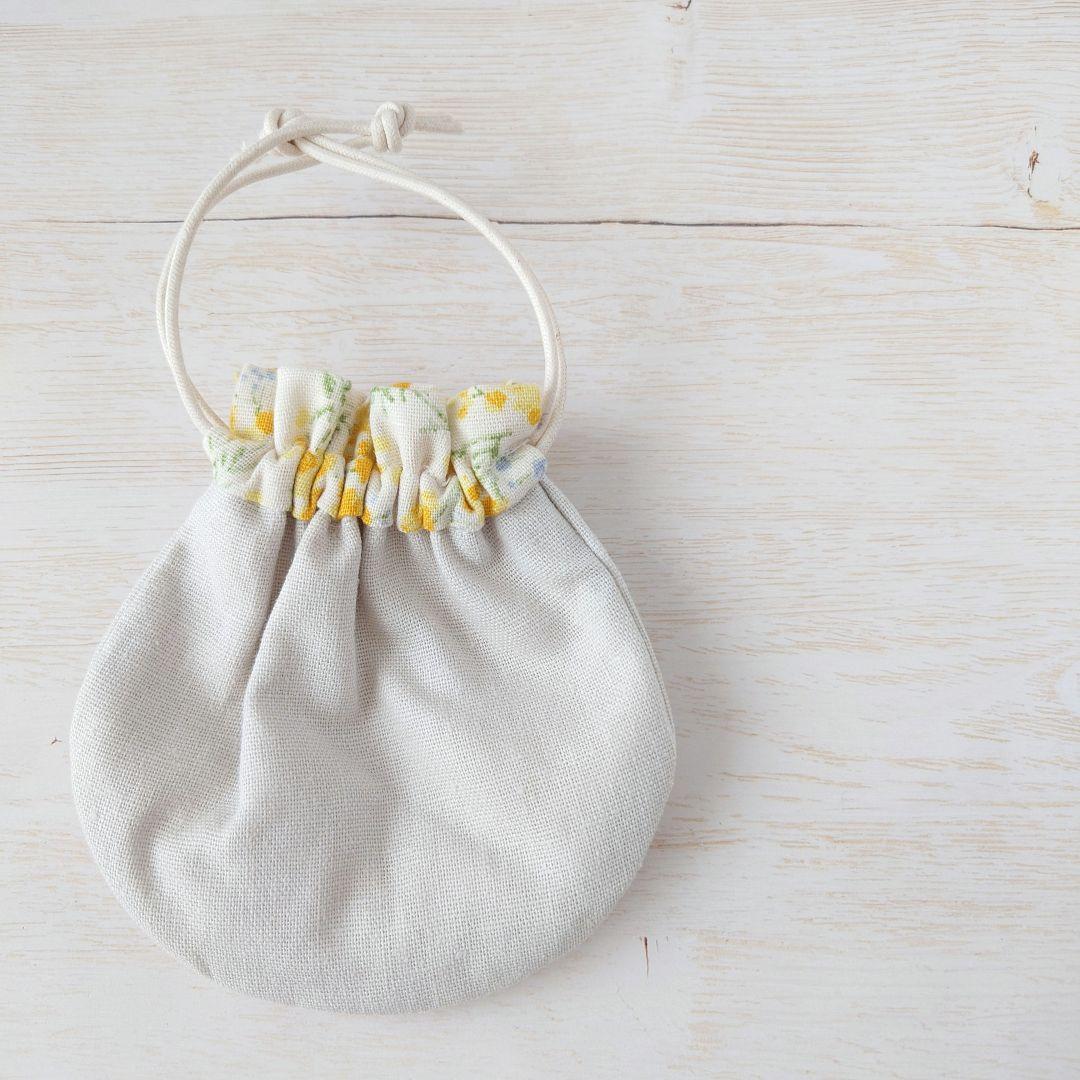 ちっちゃな巾着 サシェ M ／詰替タイプ【ミモザリースと蝶々】