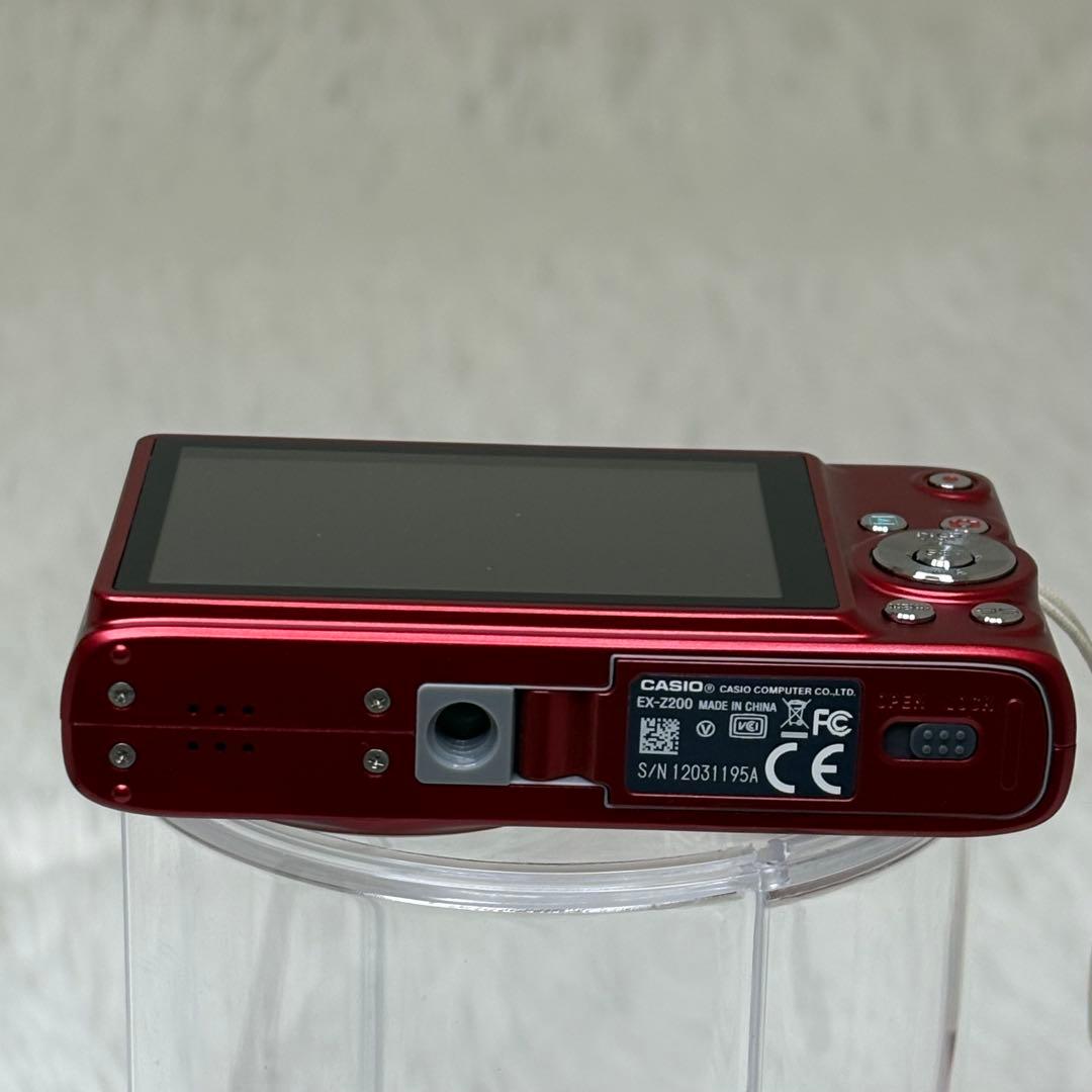 CASIO カメラ　エクシリム　EX-Z200 レッド コンデジ　動作品