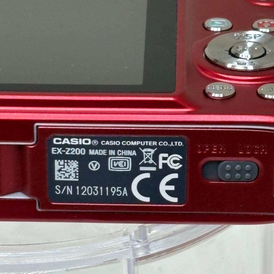 CASIO カメラ　エクシリム　EX-Z200 レッド コンデジ　動作品