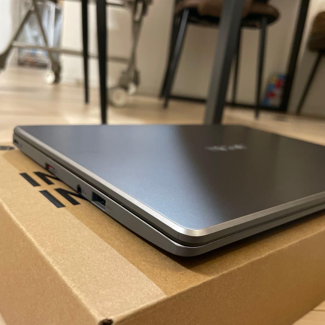 ほぼ新品未使用　ASUS Chromebook 本体