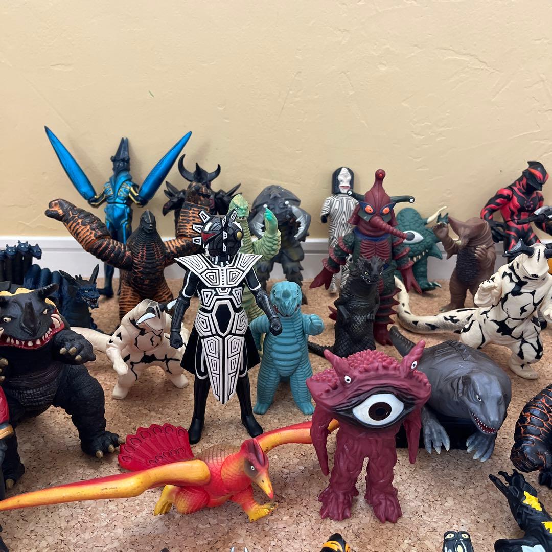 ウルトラマンシリーズ 怪獣フィギュアセット48体