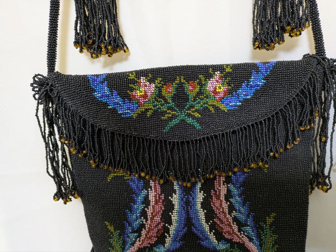 まるどら　ビーズ刺繍フリンジポシェット