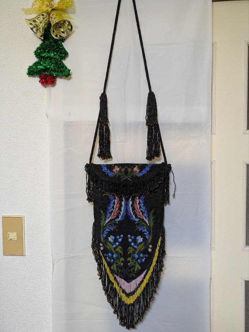 まるどら　ビーズ刺繍フリンジポシェット