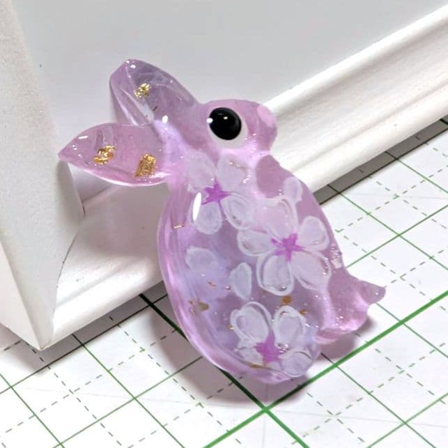 ウサギ　レジンヘアゴム　桜　グラデーション