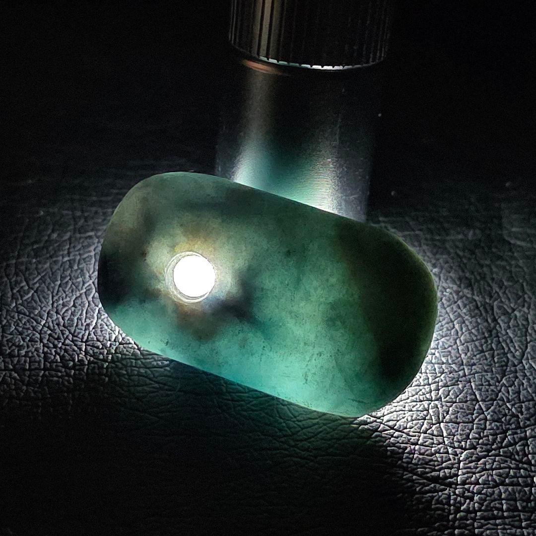 コン沢糸魚川翡翠:大珠　HB0018