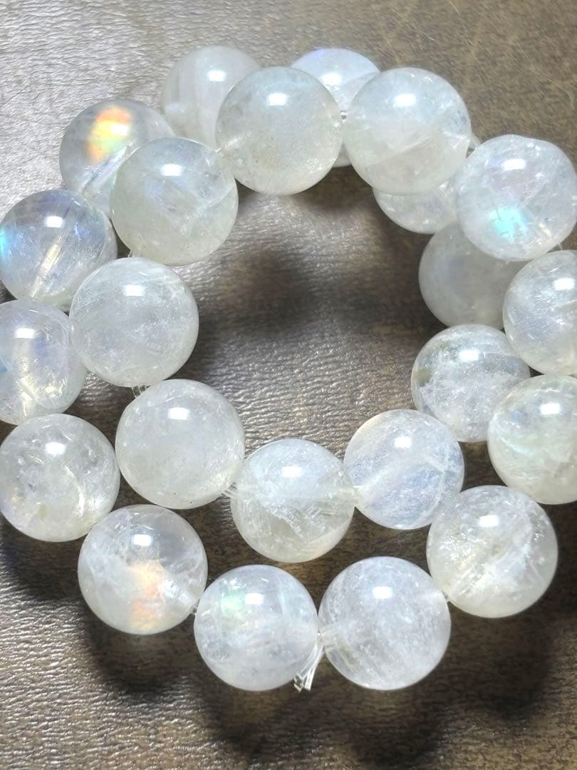 レインボームーンストーンブレスレット約8㎜（新品未使用）虹色シラー　希少！2