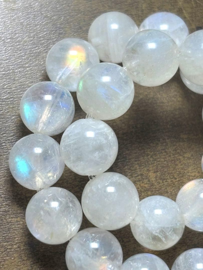 レインボームーンストーンブレスレット約8㎜（新品未使用）虹色シラー　希少！2