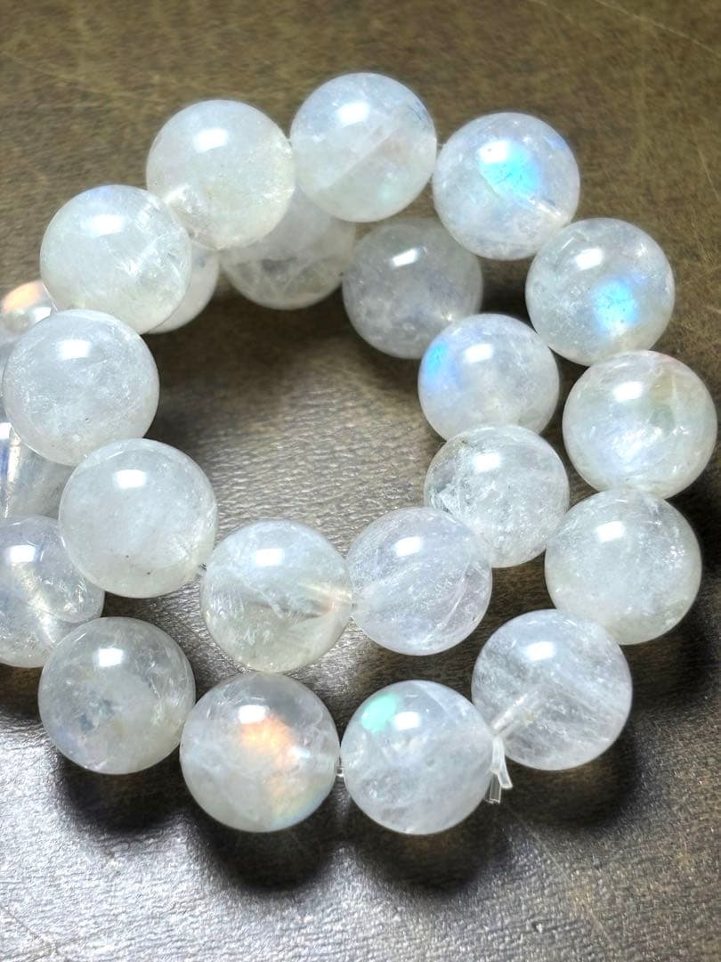 レインボームーンストーンブレスレット約8㎜（新品未使用）虹色シラー　希少！2