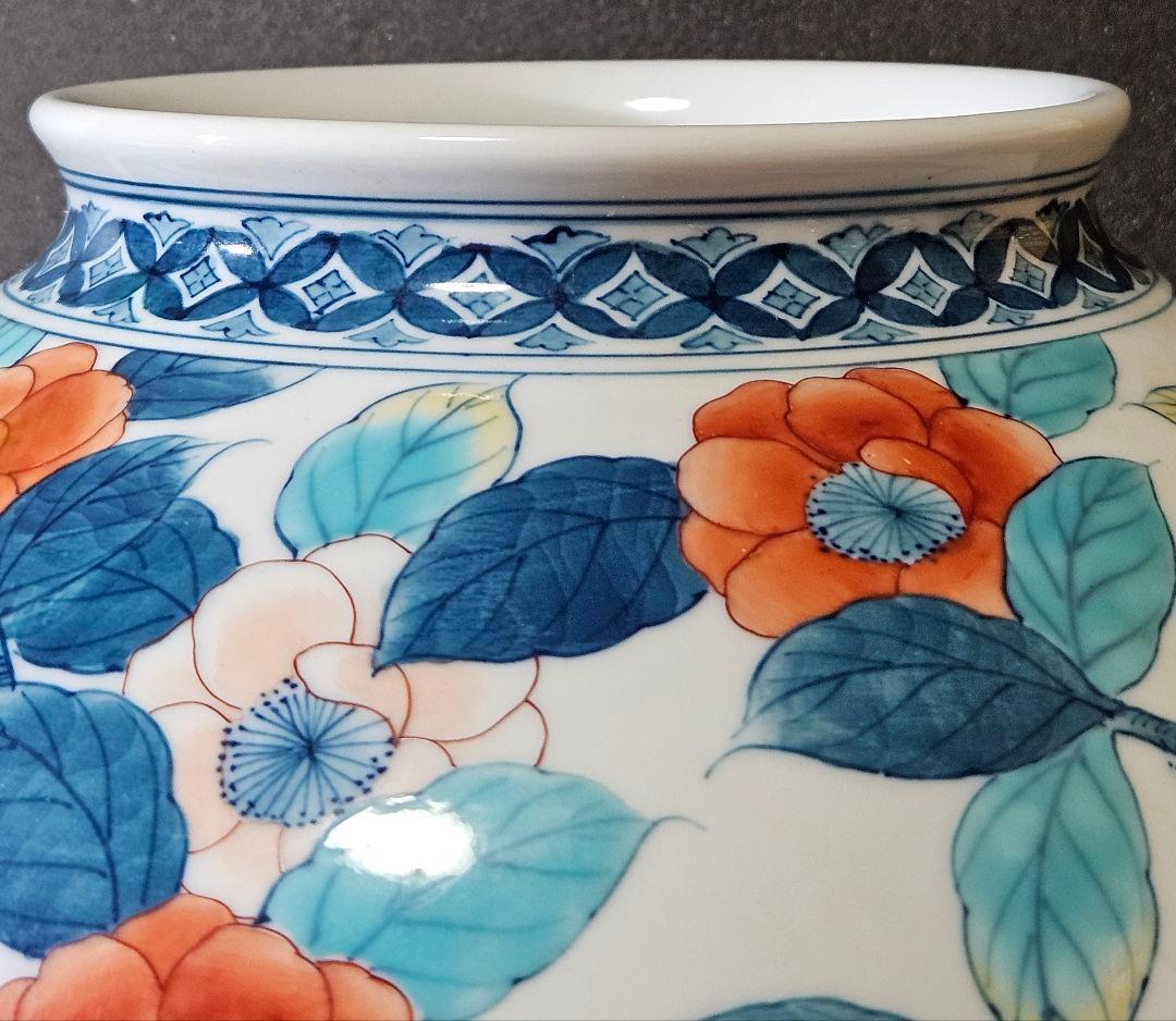 鍋島焼　老舗　畑萬陶苑作　色鍋島　山茶花大壺　飾壺　オブジェ　高さ約26.2cm