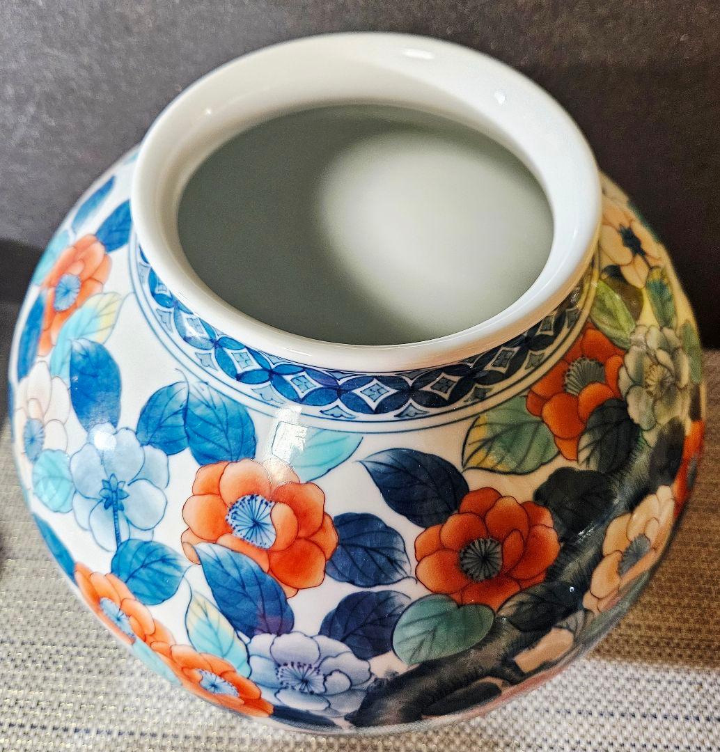 鍋島焼　老舗　畑萬陶苑作　色鍋島　山茶花大壺　飾壺　オブジェ　高さ約26.2cm