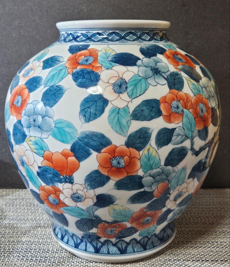 鍋島焼　老舗　畑萬陶苑作　色鍋島　山茶花大壺　飾壺　オブジェ　高さ約26.2cm