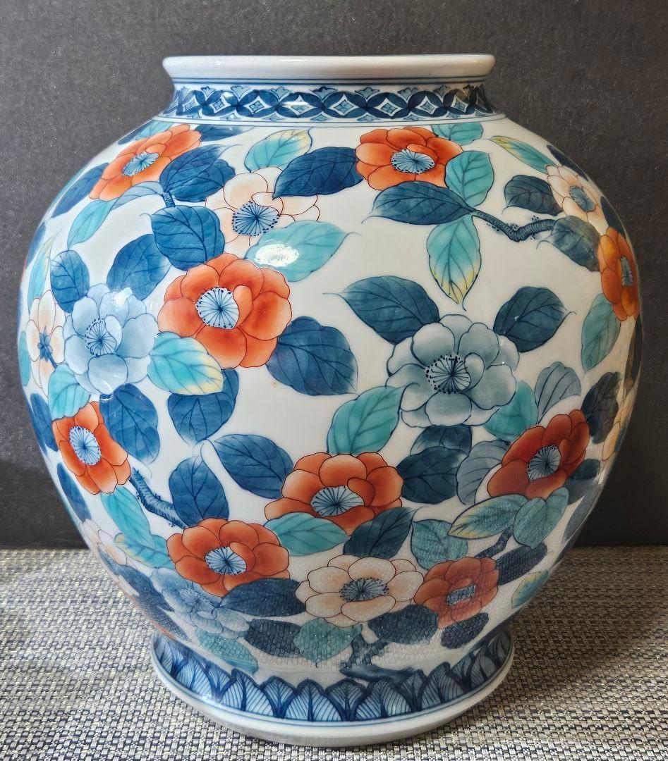 鍋島焼　老舗　畑萬陶苑作　色鍋島　山茶花大壺　飾壺　オブジェ　高さ約26.2cm